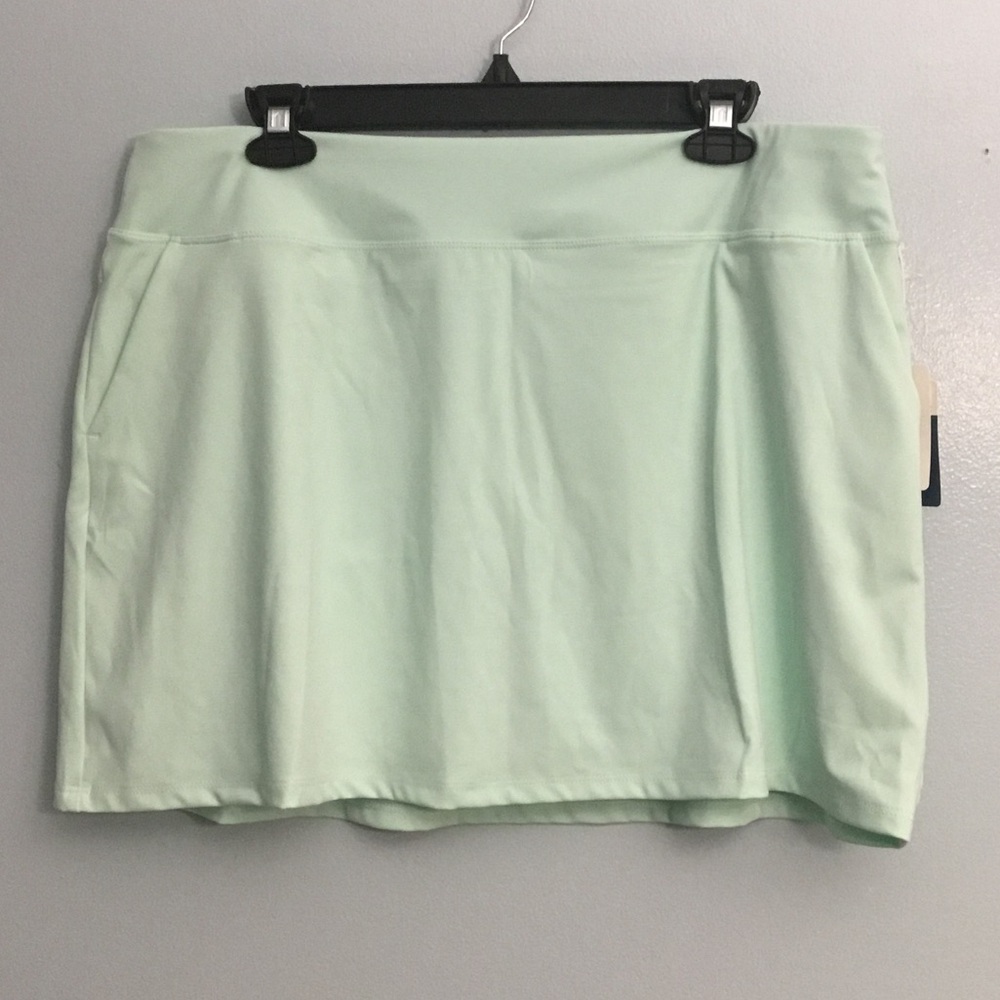 Tommy Bahama golf skorts - Picture 12 of 16